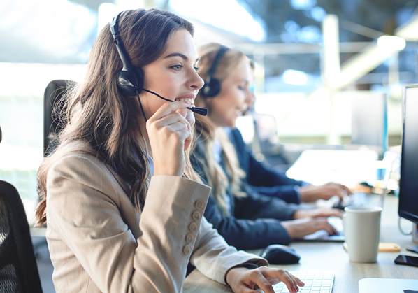 Agent using Vivantio customer service optimization software